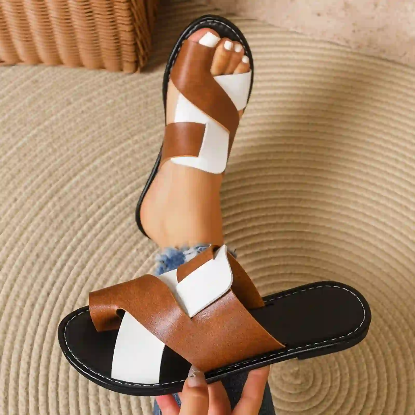 Absuyy Womens PU Faux Leather Color Block Toe Loop Slide Sandals